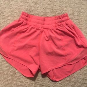 Lululemon hottie hot hard color to find size 2T